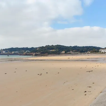 特瑞尼蒂乡村别墅 度假居 *